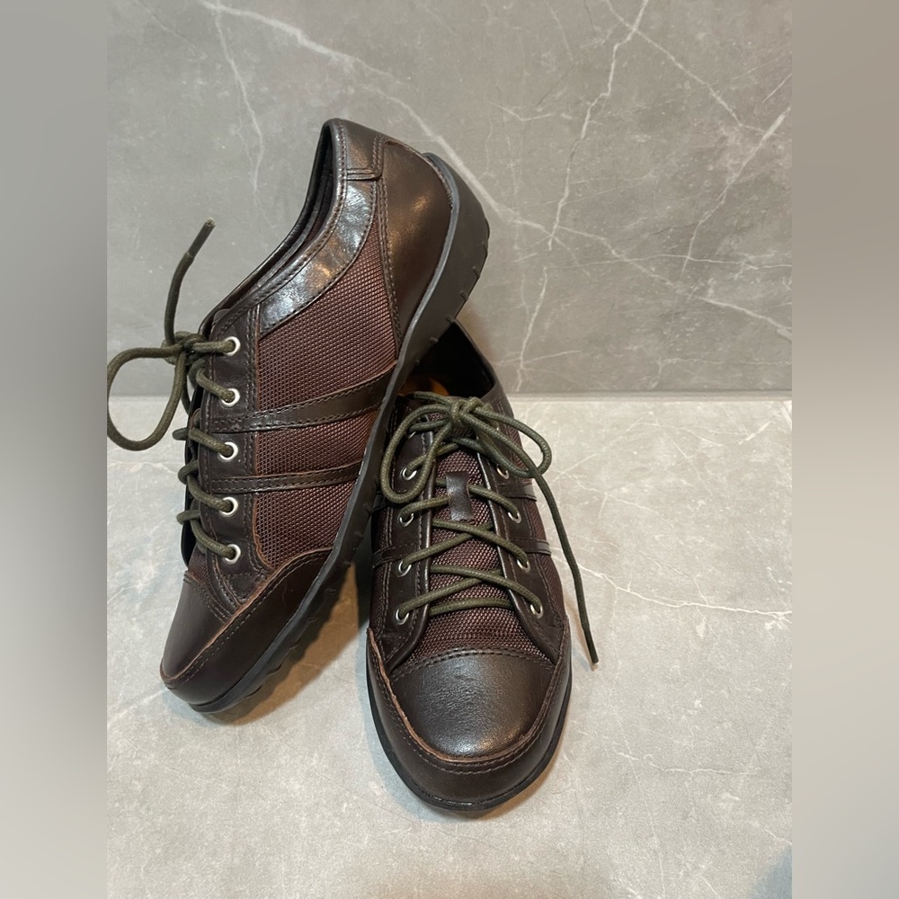 Walking Cradles Women’s Casual Brown Lace-Up Sneakers